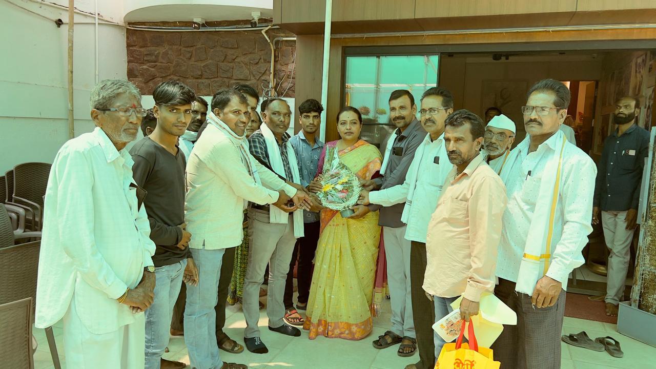 वाघोली येथील शेतकऱ्यांनी मानले जिल्हाधिकारी साहेब व माजी मंत्री यशोमती ताई ठाकुर यांचे आभार