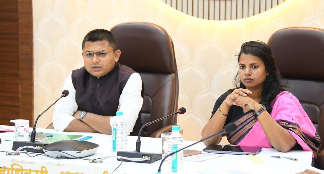 जिल्हा नियोजनचा निधी प्राधान्याने खर्च करावा-जिल्हाधिकारी आशिष येरेकर